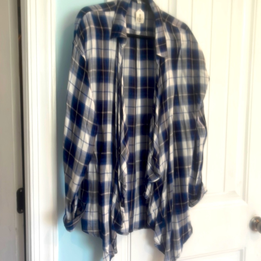 Flowy plaid shirt